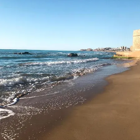 Glamour La Mata 아파트